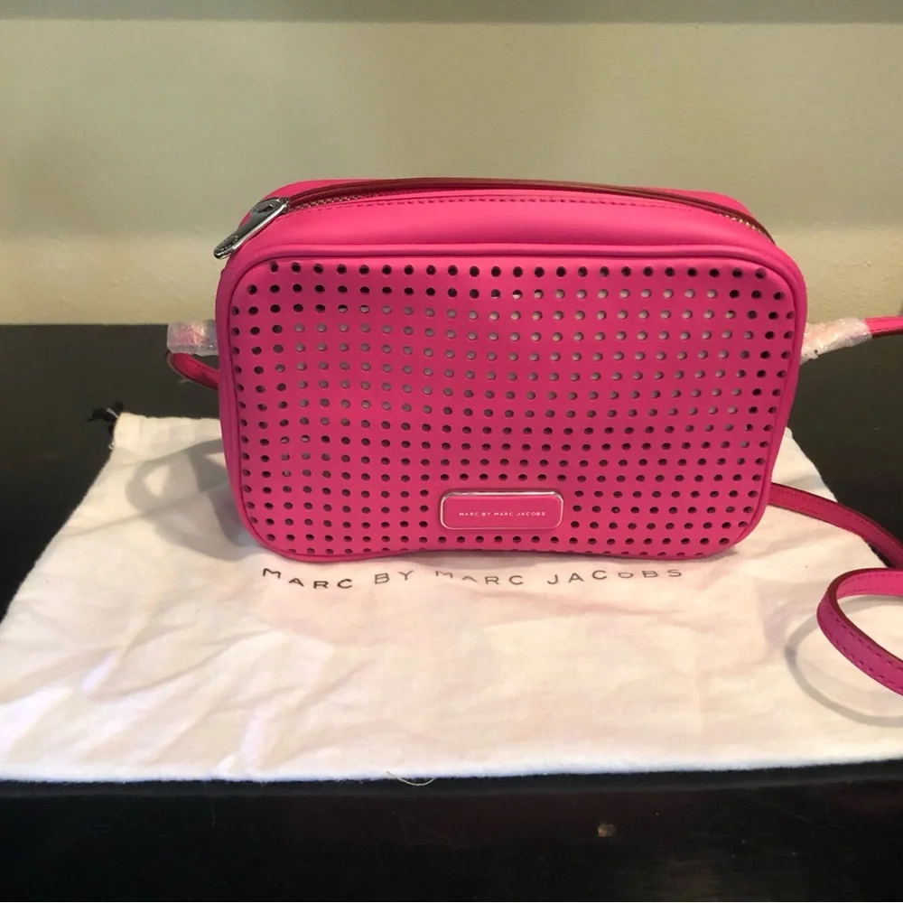 MARC By MARC JACOBS NWT CROSSBODY LEATHER PINK